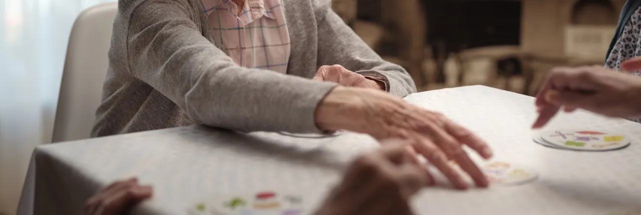 Des jeux de société adaptés pour les résidents !