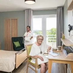 F050_8_chambre_resident_EHPAD_Korian_Saint-Charles_Sceaux