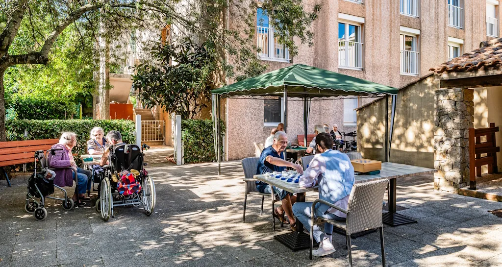 Des maisons ancrées dans les villes