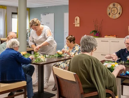 Invitation des résidents et des familles à participer à la vie de la maison